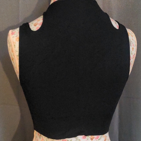 Black sports bra / crop top! Hot look! - Picture 3 of 3